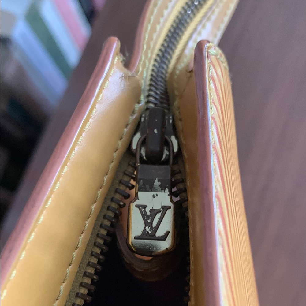 Louis Vuitton  EPI Yellow Purse - Picture 14 of 14